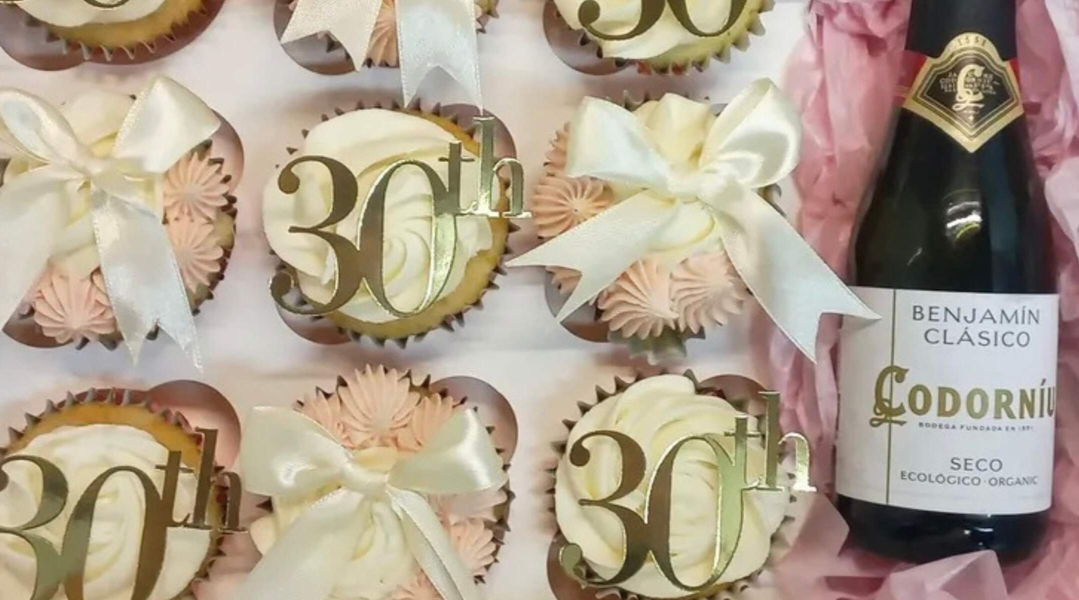 Champagne celebration cupcakes by Cupcake Tizzle