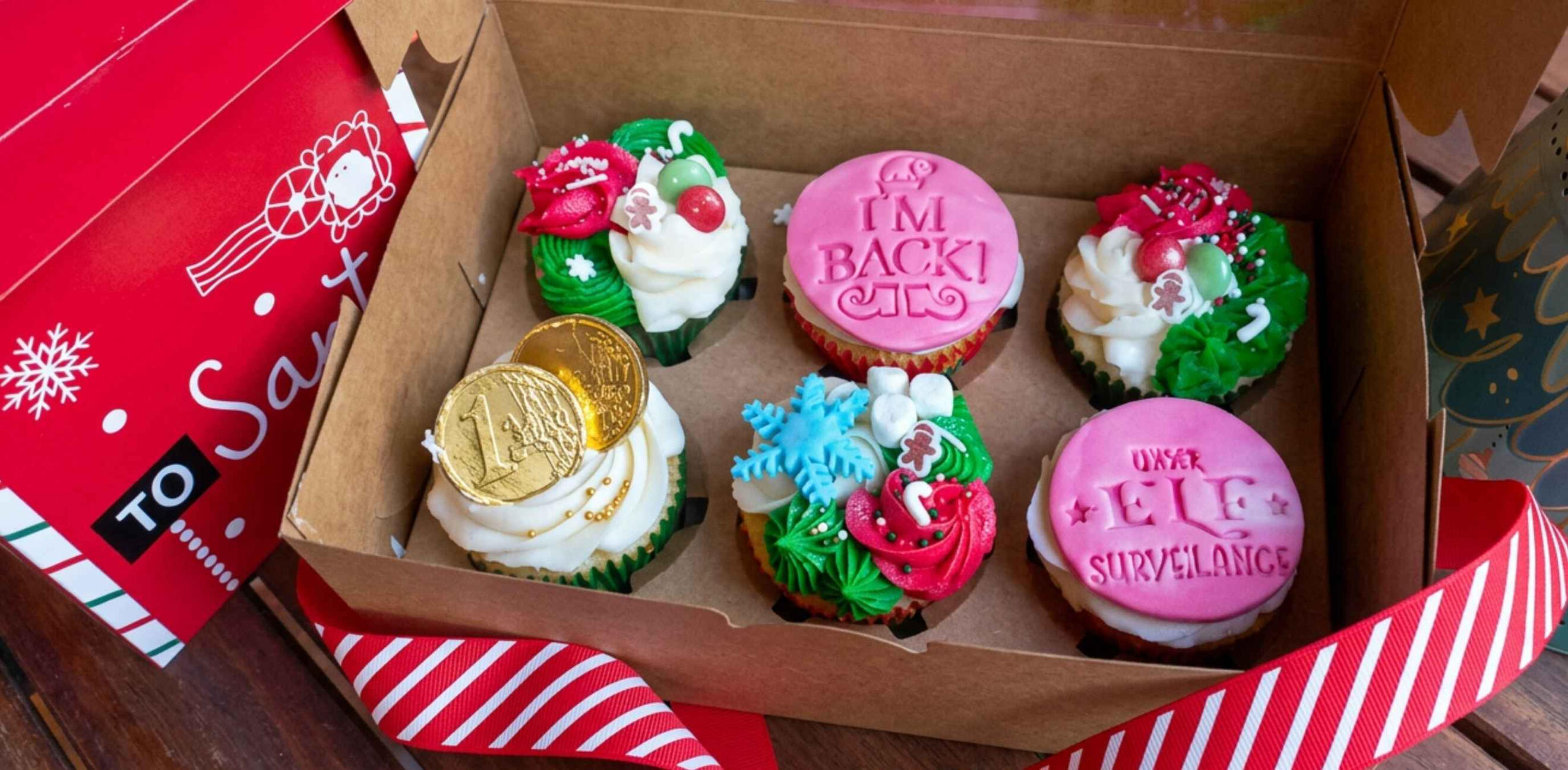 Festive themed cupcakes by Cupcake Tizzle